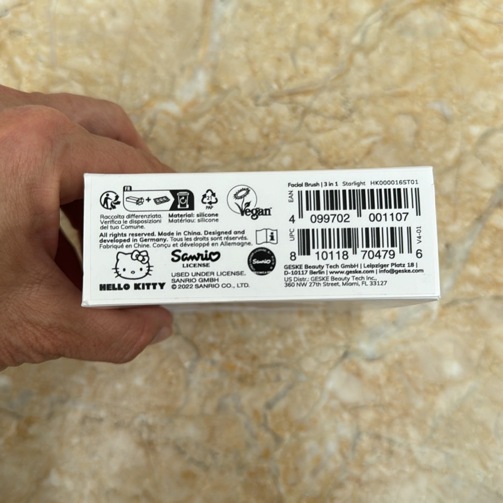 Hello Kitty Facial Brush New in Box - Picture 3 of 3